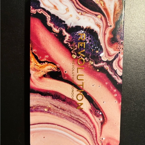 2 Makeup Revolution Palettes - Picture 2 of 8